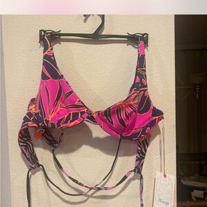 Maaji Floral Bikini Top in Pink and Purple reversible size medium new with tags